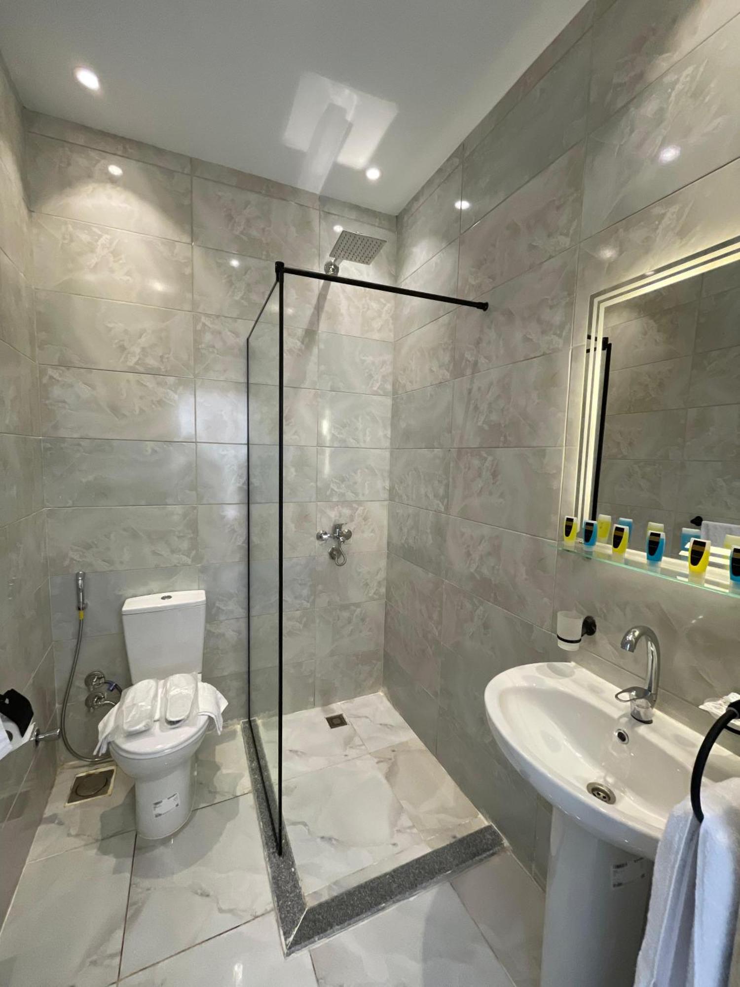 New Glamour Pyramids Hotel Kafrat al Jabal Exterior photo