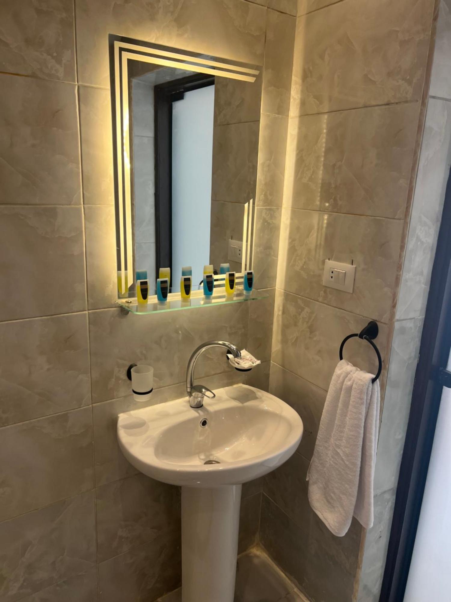 New Glamour Pyramids Hotel Kafrat al Jabal Exterior photo